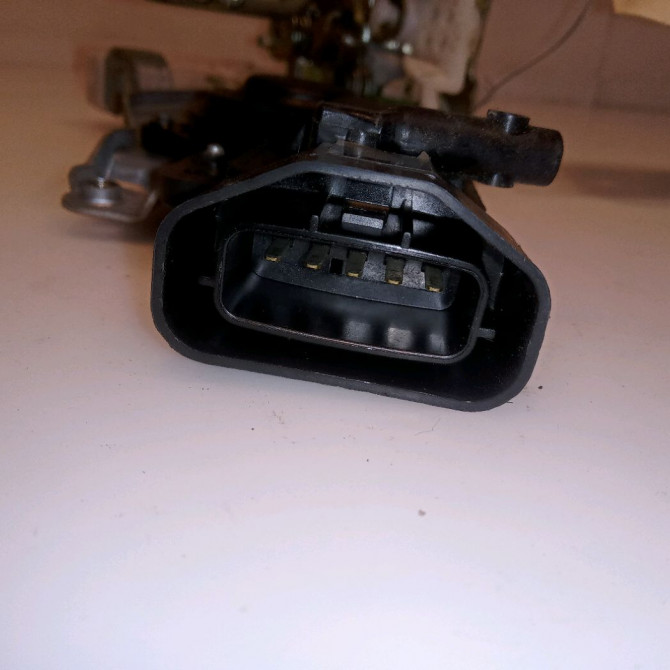 Serrure porte avg occasion TOYOTA AYGO I Phase 1 04-1995->04-1999 1.0 VVTI 68ch 690400H020 4