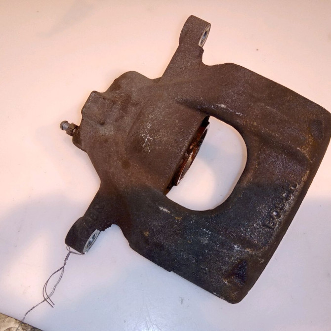 Etrier de frein avant droit occasion TOYOTA AYGO I Phase 1 04-1995->04-1999 1.0 VVTI 68ch 477300H010 1