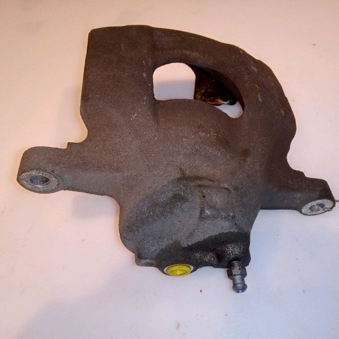 Etrier de frein avant droit occasion TOYOTA AYGO I Phase 1 04-1995->04-1999 1.0 VVTI 68ch 477300H010 2