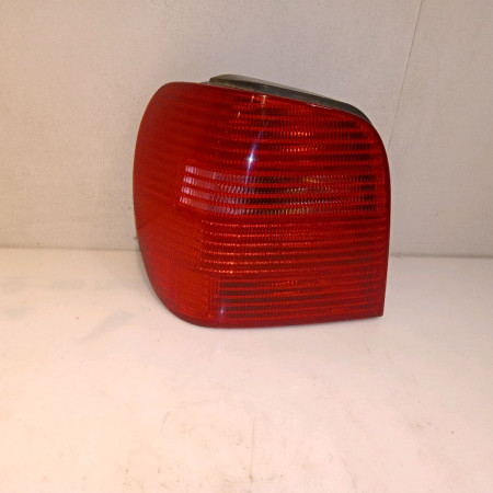 Feu arrière gauche occasion VOLKSWAGEN POLO III Phase 2 11-1999->12-2001 1.4i 8v 60ch 6N0945095H