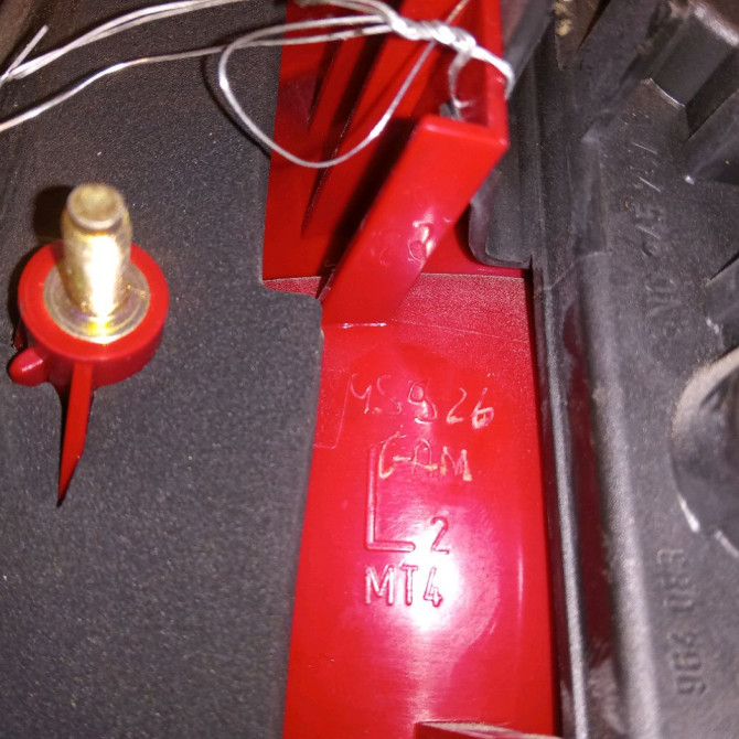 Feu arrière gauche occasion VOLKSWAGEN POLO III Phase 2 11-1999->12-2001 1.4i 8v 60ch 6N0945095H 3