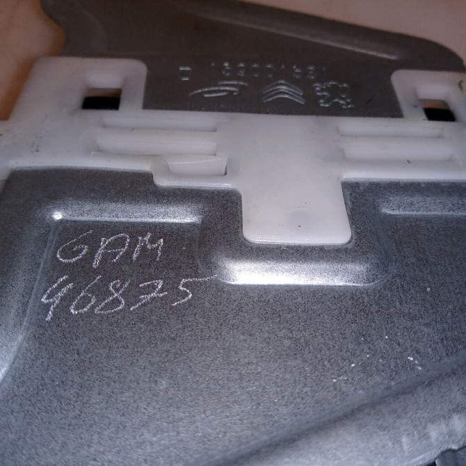 Mecanisme leve-glace arrière droit occasion CITROEN C3 III Phase 1 10-2016->... 1.2i 110ch 9815998280 3