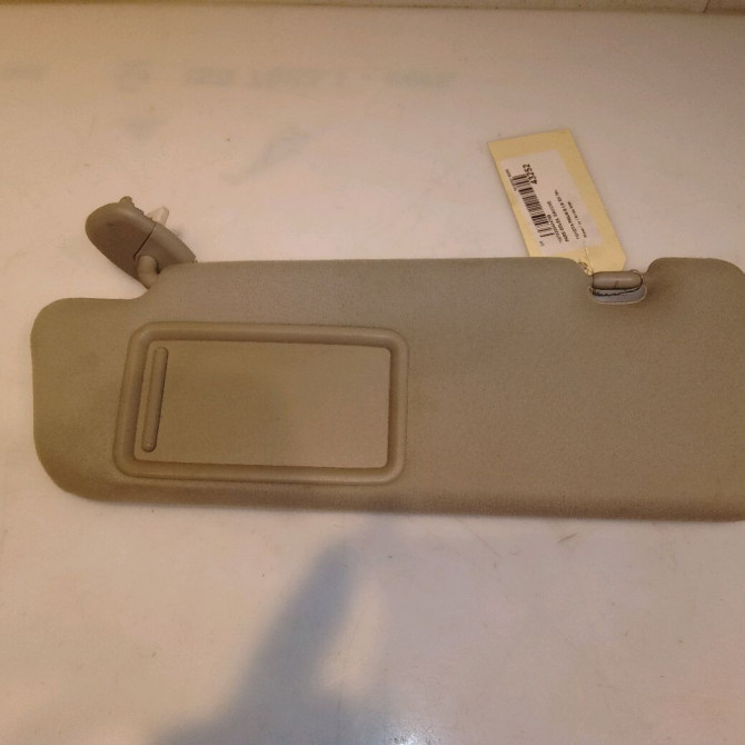 Pare-soleil gauche occasion TOYOTA PRIUS III Phase 1 06-2009->02-2012 1.8i EH 16v [HYBRID RECHARGEABLE] 100ch 7432047190B0 2