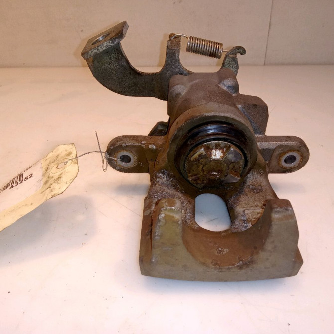 Etrier de frein arrière gauche occasion TOYOTA PRIUS III Phase 1 06-2009->02-2012 1.8i EH 16v [HYBRID RECHARGEABLE] 100ch 4785012151 2