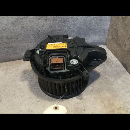 Ventilateur de chauffage occasion AUDI A4 II Phase 1 AVANT 09-2001->11-2004 8E1820021E