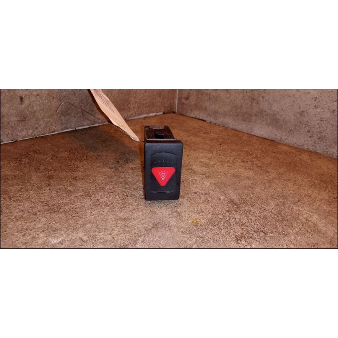 Bouton de warning occasion VOLKSWAGEN PASSAT IV Phase 2 10-2000->03-2005 1.9 TDI 130ch 3B0953235D01C 1