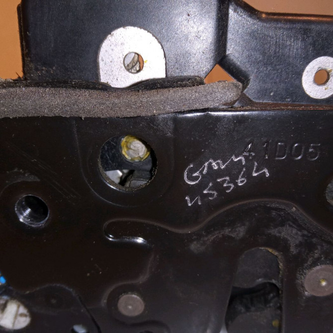 Serrure porte avd occasion AUDI A4 II 3