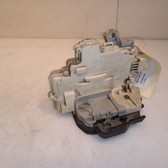 Serrure porte ard occasion AUDI A4 II 1