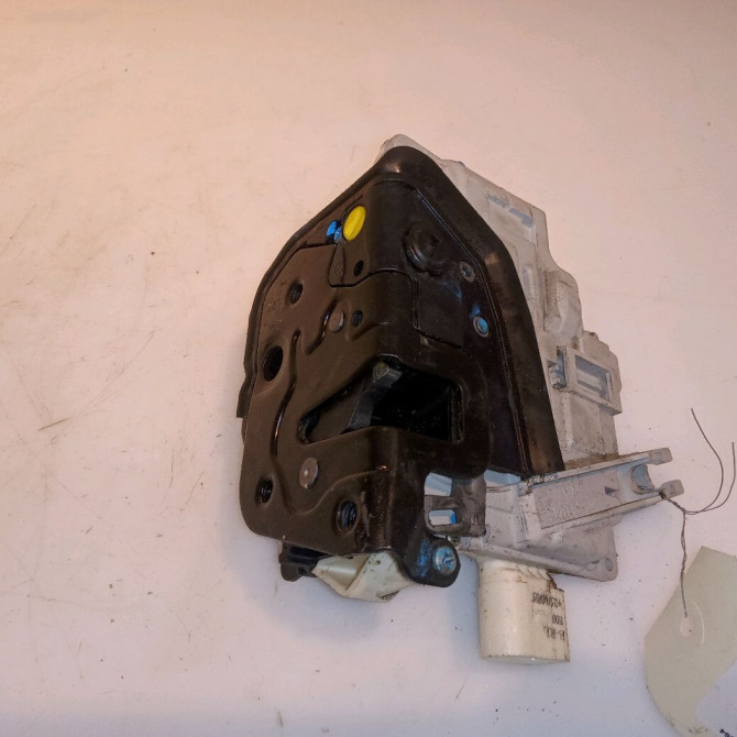 Serrure porte arg occasion AUDI A4 II 2