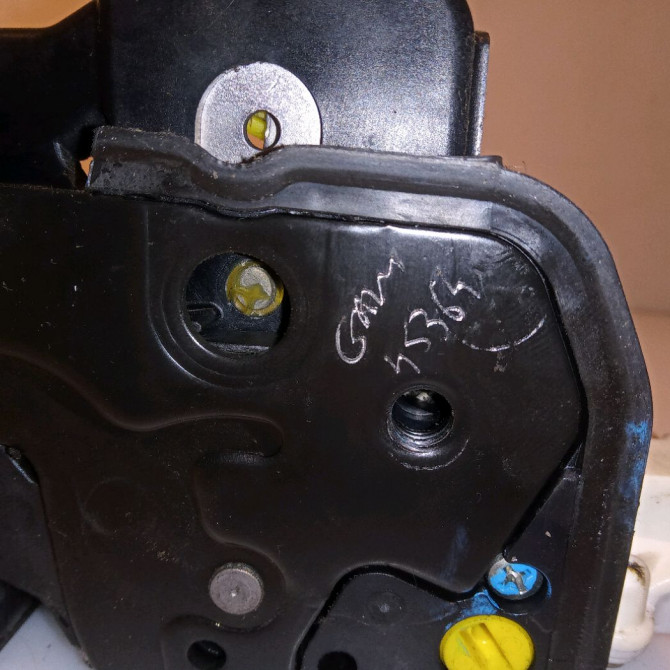 Serrure porte arg occasion AUDI A4 II 3