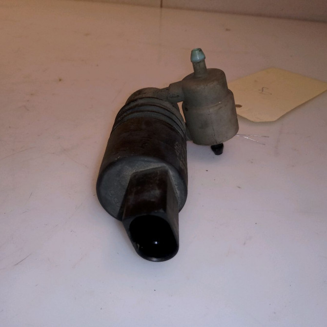 Pompe lave-glace avant occasion AUDI A4 II 2