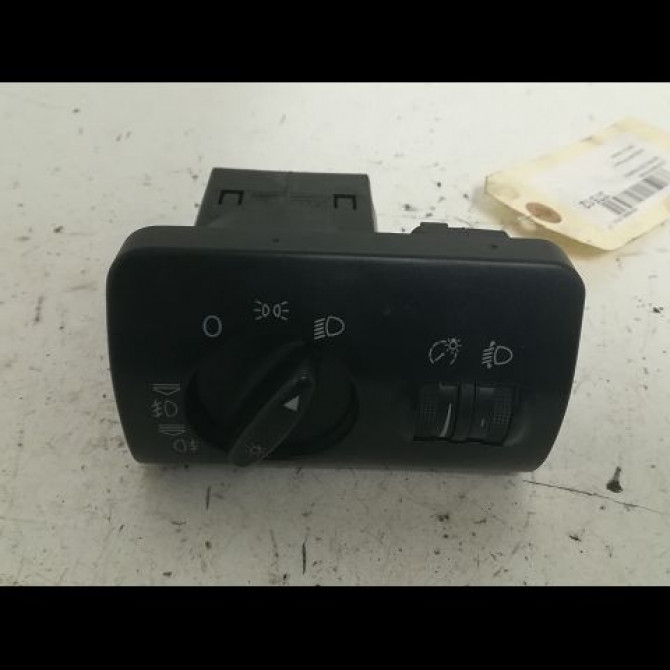 Interrupteur commande de phares occasion AUDI A6 II Phase 1 06-1997->07-2001 8L0953513J01C 1