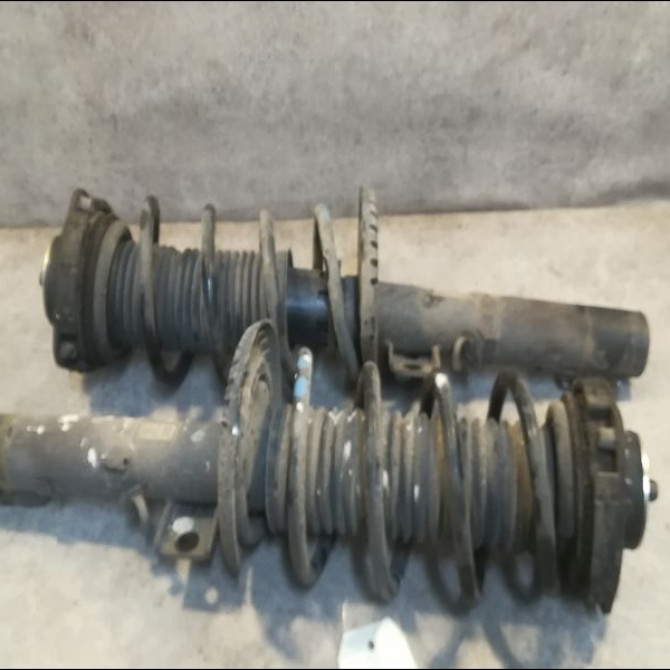 Amortisseur avant droit occasion VOLKSWAGEN POLO IV Phase 2 05-2005->09-2009 1.2 60ch 6Q0413031CD 1