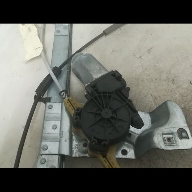 Mecanisme+moteur leve-glace avg occasion RENAULT KANGOO II Phase 1 01-2008->03-2013 1.5 DCI 105ch 807213441R 2