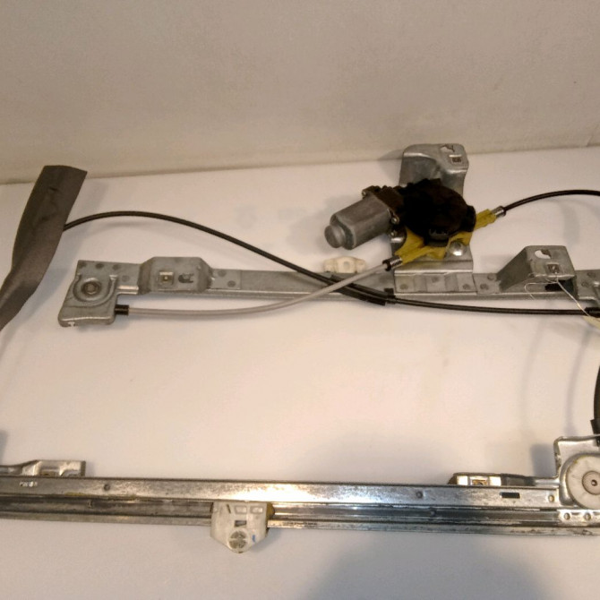 Mecanisme+moteur leve-glace avg occasion RENAULT KANGOO II Phase 1 01-2008->03-2013 1.5 DCI 90ch 807213441R 2