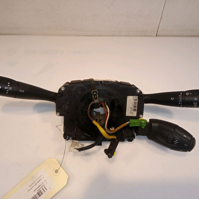 Bloc commodos occasion PEUGEOT 207 Phase 1 04-2006->06-2013 1.4 VTI 16v 95ch 624258 1