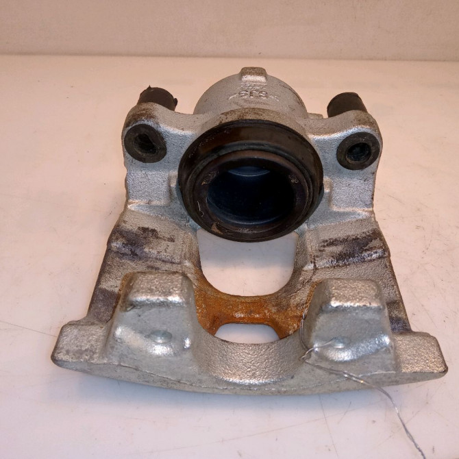 Etrier de frein avant droit occasion JEEP RENEGADE Phase 1 09-2014->... 77368675 2