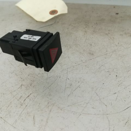 Bouton de warning occasion VOLKSWAGEN POLO IV Phase 1 01-2002->05-2005 1.9 SDI 6Q0953235A9B9