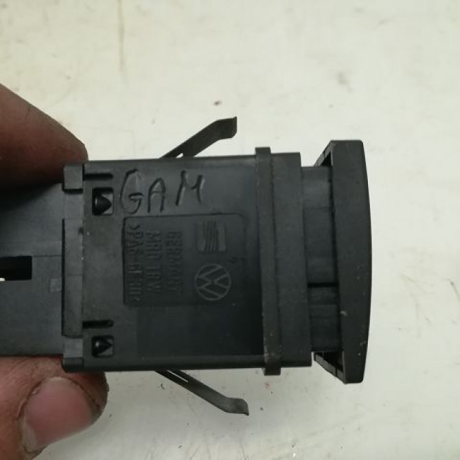 Bouton de warning occasion VOLKSWAGEN POLO IV Phase 1 01-2002->05-2005 1.9 SDI 6Q0953235A9B9 3
