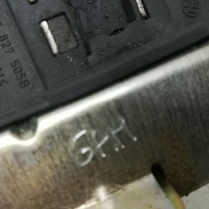 Serrure hayon occasion VOLKSWAGEN POLO IV Phase 1 01-2002->05-2005 1.9 SDI 6Q6827505E 3