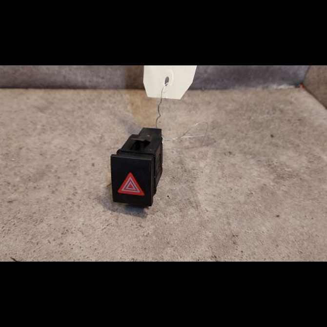 Bouton de warning occasion VOLKSWAGEN POLO IV Phase 2 05-2005->09-2009 1.4 TDI 70ch 6Q0953235A9B9 1