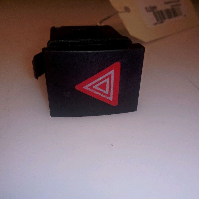 Bouton de warning occasion VOLKSWAGEN POLO IV Phase 2 05-2005->09-2009 1.4 TDI 70ch 6Q0953235A9B9 1