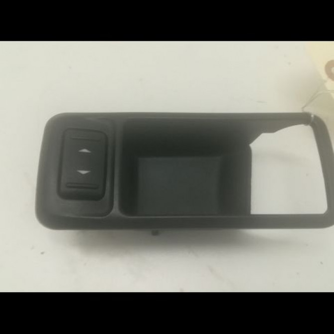 Commande lève-glace porte avant droite occasion FORD CMAX I Phase 1 09-2003->03-2007 1.6 TDCI 110ch 1223143 1