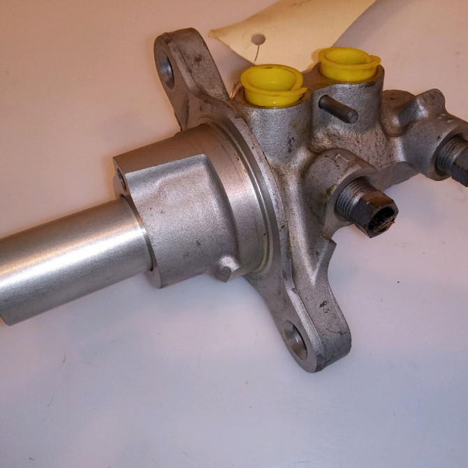 Maitre cylindre occasion RENAULT LAGUNA III Phase 2 11-2010->03-2013 2.0 DCI 16v 130ch 460110001R 1