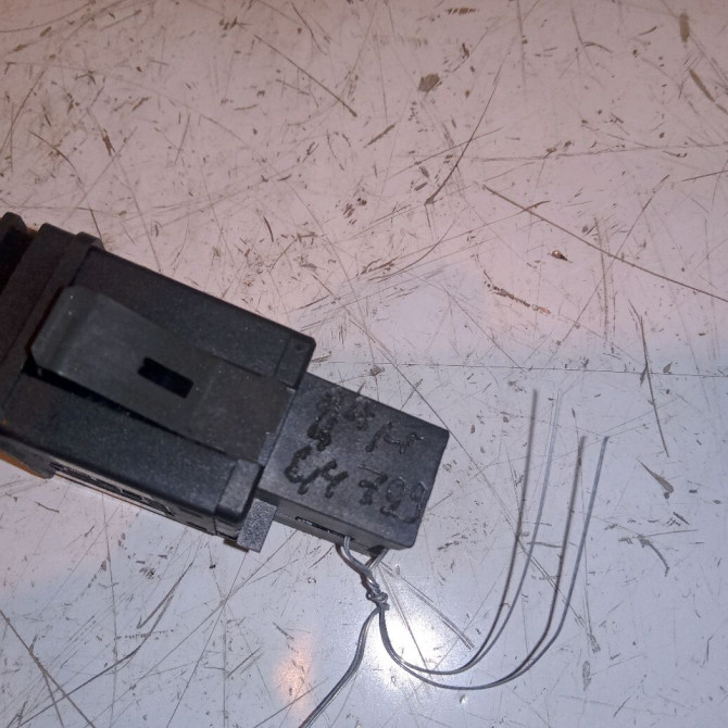 Bouton de warning occasion SEAT IBIZA III Phase 1 03-2002->03-2006 1.9 SDI 6L1953235A300 3