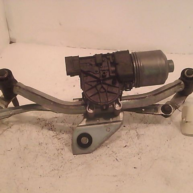 Moteur essuie-glace avant occasion RENAULT TWINGO II Phase 1 06-2007->11-2011 1.2i 16v 75ch 7701064031 1