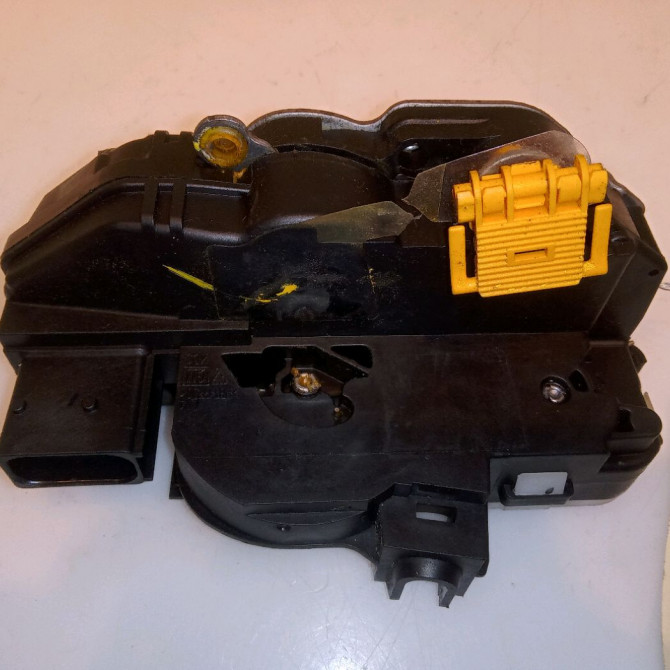 Serrure porte avg occasion OPEL ZAFIRA III Phase 1 11-2011->... 13579522 2