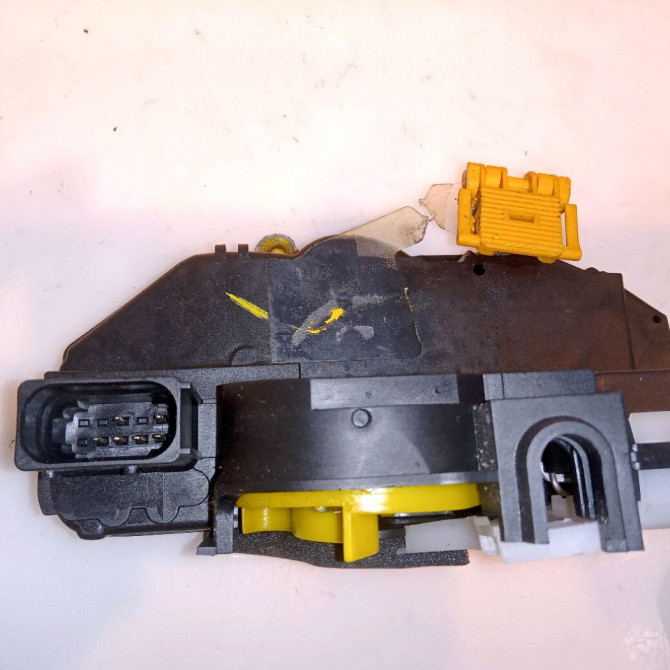 Serrure porte avg occasion OPEL ZAFIRA III Phase 1 11-2011->... 13579522 3