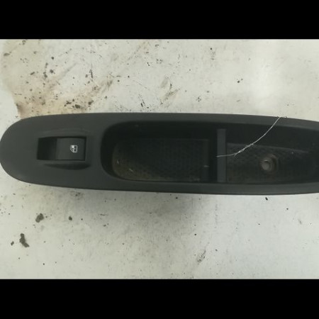 Commande lève-glace porte avant droite occasion FIAT PUNTO EVO III Phase 1 10-2009->12-2013 1.3 MULTIJET 75ch 735500049