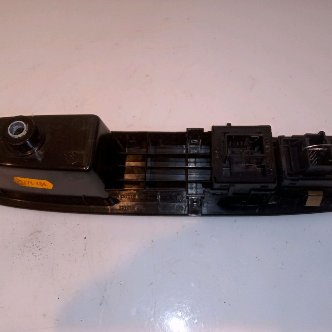 Commande lève-glace porte avant gauche occasion PUNTO III 735500050 2