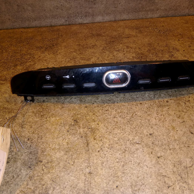 Bouton de warning occasion FIAT PUNTO EVO III Phase 1 10-2009->12-2013 1.3 MULTIJET 75ch 1