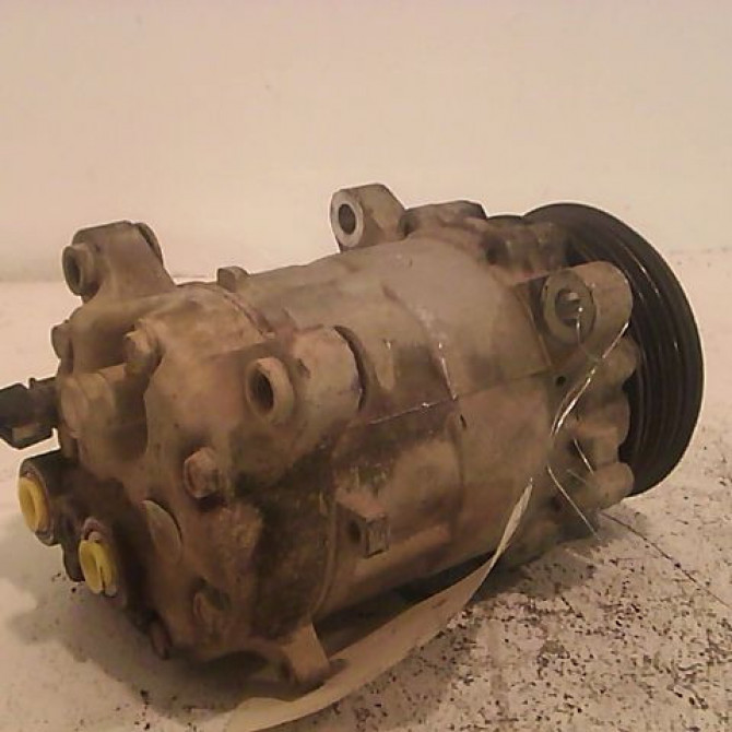 Compresseur air conditionne occasion VOLKSWAGEN POLO III Phase 1 10-1994->11-1999 1.4 6N0820803A 2