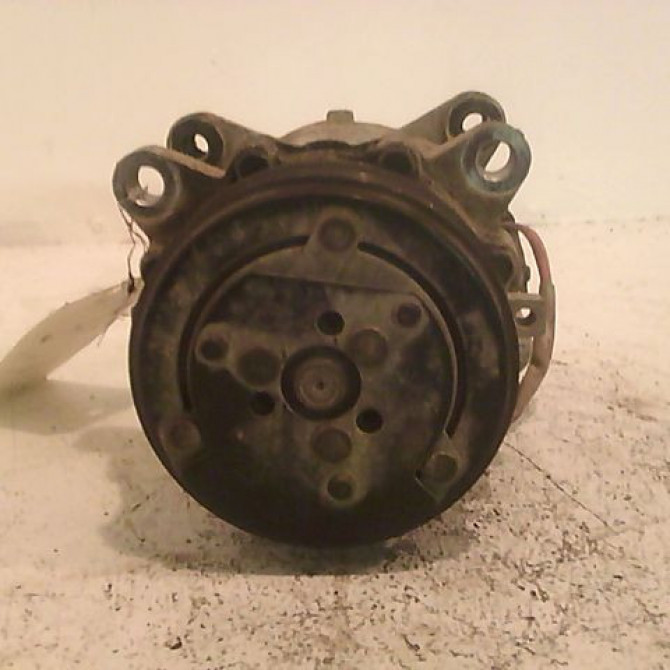 Compresseur air conditionne occasion VOLKSWAGEN POLO III Phase 1 10-1994->11-1999 1.4 6N0820803A 3