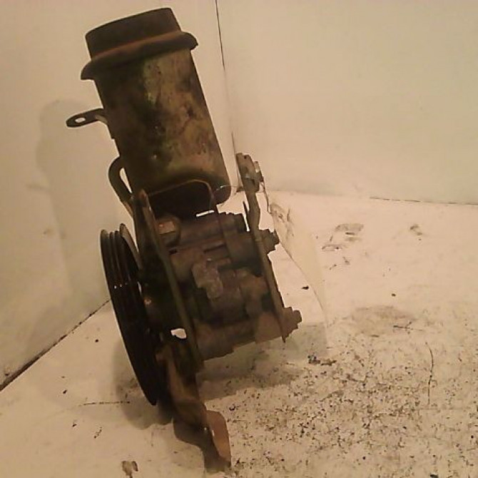 Pompe direction assistee occasion TOYOTA YARIS I Phase 1 04-1999->03-2003 1.4 D-4D 4431052160 2