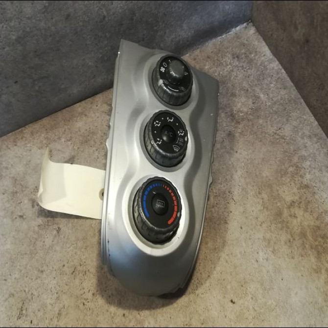 Commande de chauffage occasion TOYOTA YARIS II Phase 1 12-2005->11-2009 1.0 VVTI 1