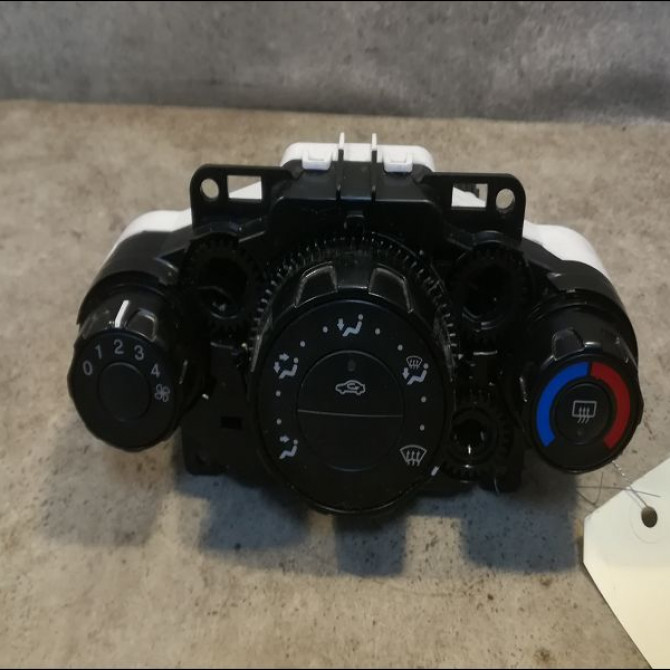 Commande de chauffage occasion FORD FIESTA VI Phase 1 10-2008->11-2012 1.4 TDCI 70ch 1777063 1