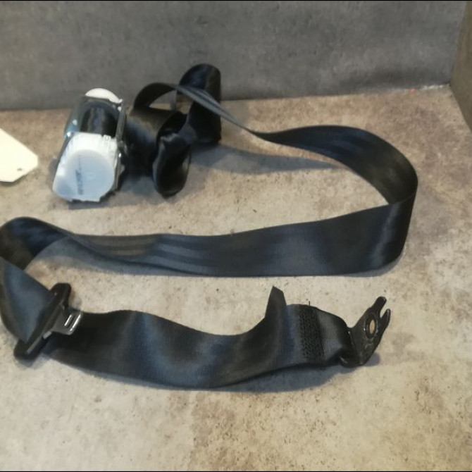 Ceinture arrière gauche occasion FORD FIESTA VI Phase 1 10-2008->11-2012 1.4 TDCI 70ch 1814670 1