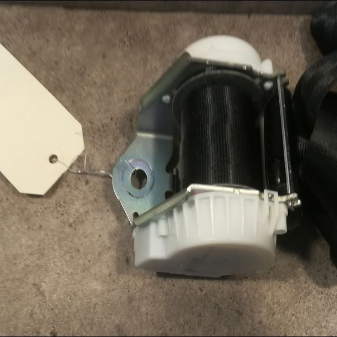 Ceinture arrière gauche occasion FORD FIESTA VI Phase 1 10-2008->11-2012 1.4 TDCI 70ch 1814670 2