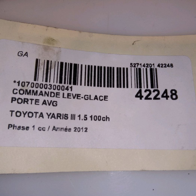 Commande lève-glace porte avant gauche occasion TOYOTA YARIS III YARIS III Phase 1 2011-03-01->2015-04-30 1.5 100ch 848200D200 4