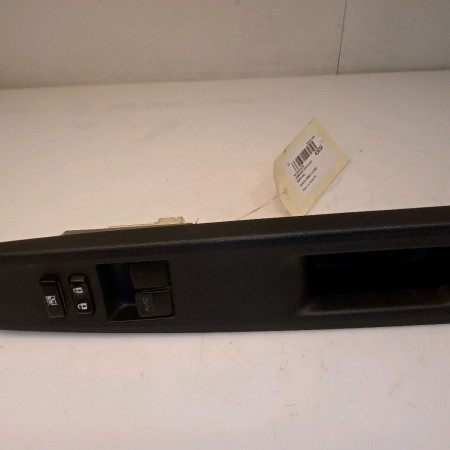 Commande lève-glace porte avant gauche occasion TOYOTA YARIS III YARIS III Phase 1 2011-03-01->2015-04-30 1.5 100ch 848200D200