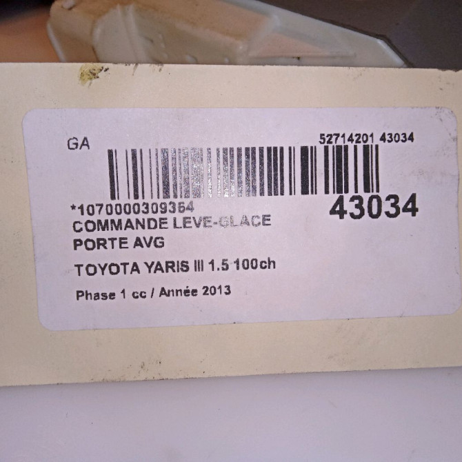 Commande lève-glace porte avant gauche occasion TOYOTA YARIS III YARIS III Phase 1 2011-03-01->2015-04-30 1.5 100ch 848200D200 4