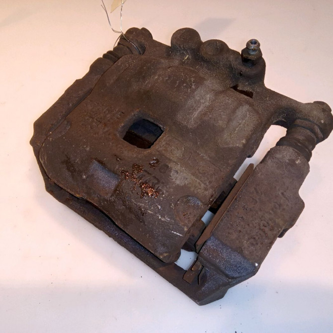 Etrier de frein avant gauche occasion FORD FIESTA VI Phase 1 10-2008->11-2012 1.4 TDCI 70ch 1766840 1