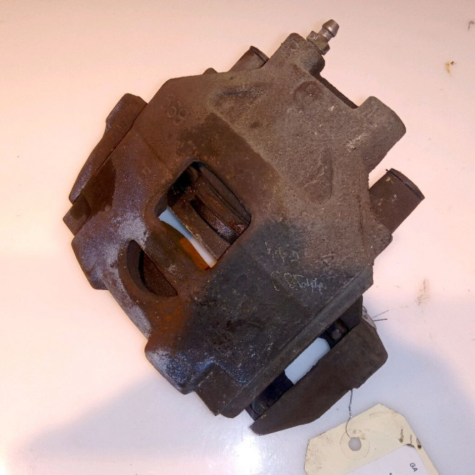 Etrier de frein avant droit occasion TOYOTA YARIS II Phase 2 01-2009->05-2011 1.4 D-4D 90ch 477300D070 1