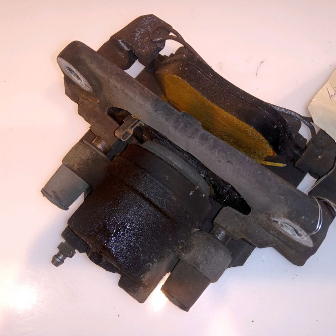 Etrier de frein avant droit occasion TOYOTA YARIS II Phase 2 01-2009->05-2011 1.4 D-4D 90ch 477300D070 2