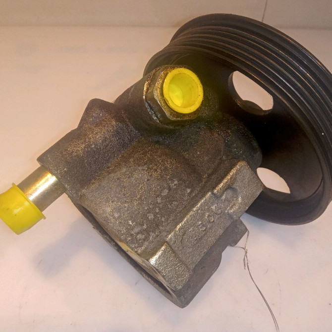 Pompe direction assistee occasion RENAULT MEGANE I Phase 2 03-1999->06-2003 1.4i 16v 491108049R 2