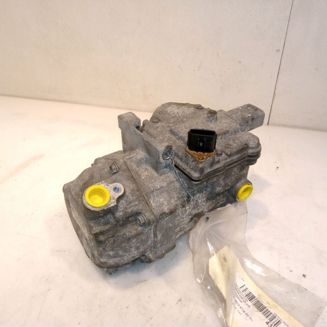 Compresseur air conditionne occasion TOYOTA PRIUS III Phase 1 06-2009->02-2012 1.8i EH 16v [HYBRID RECHARGEABLE] 100ch 8837047033 2